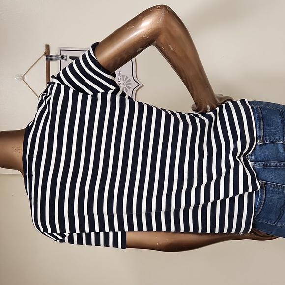 Chaps Navy & White Stripe T-shirt w/Button Accent. Size Large - Picture 3 of 4